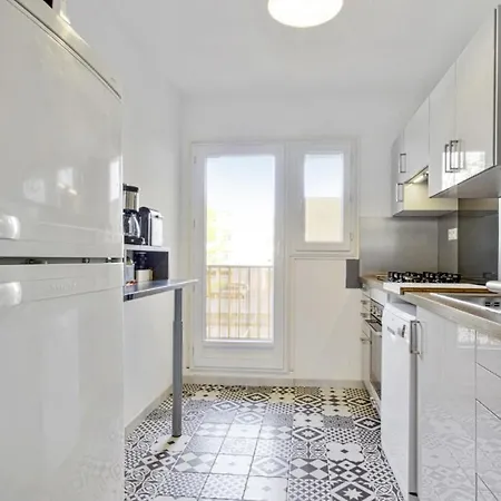 Appartement Bright With Loggia In - Welkeys *